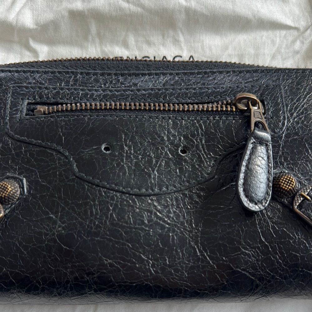 Balenciaga Black Textured Wallet - Picture 9 of 9